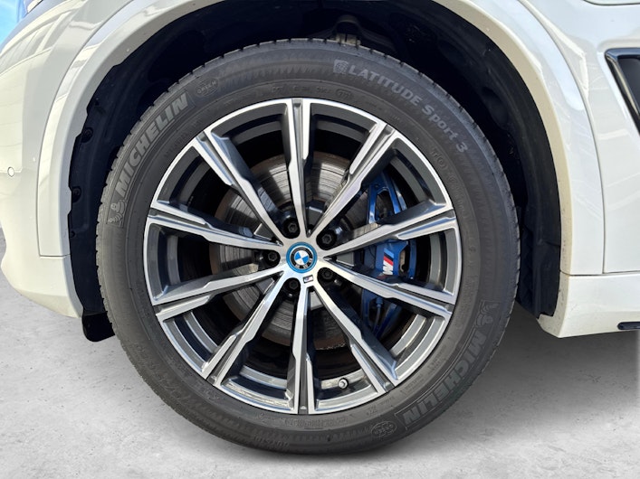 Vehicle image BMW X5