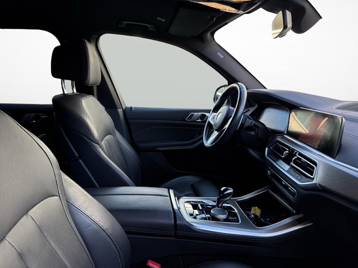 Vehicle image BMW X5