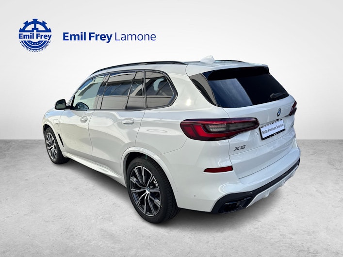 Vehicle image BMW X5