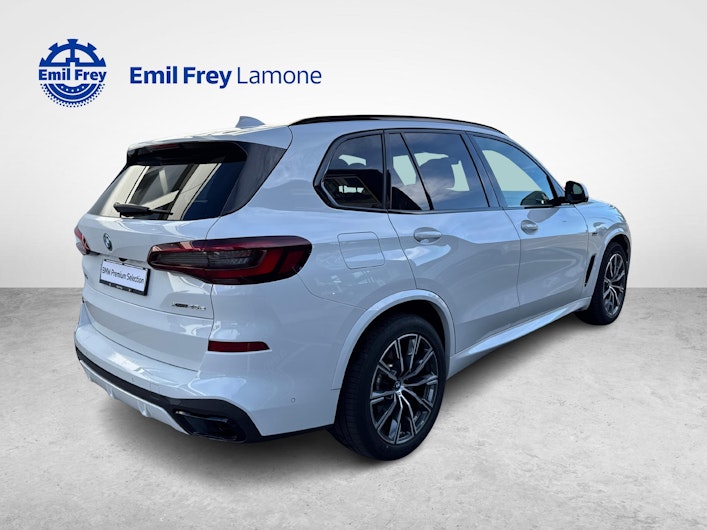 Vehicle image BMW X5