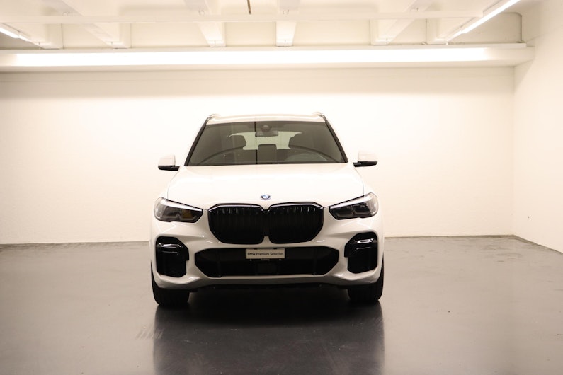 Vehicle image BMW X5