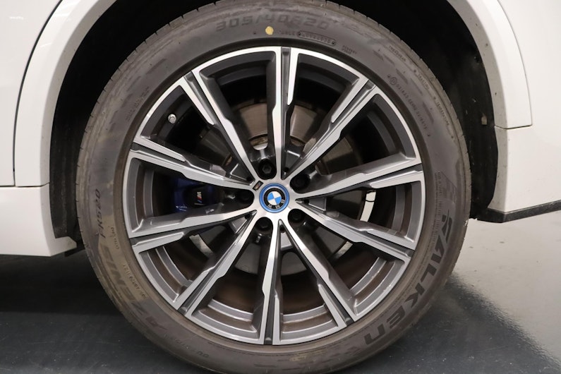 Vehicle image BMW X5