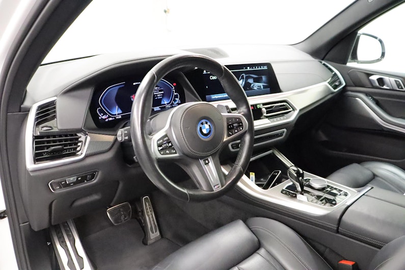 Vehicle image BMW X5