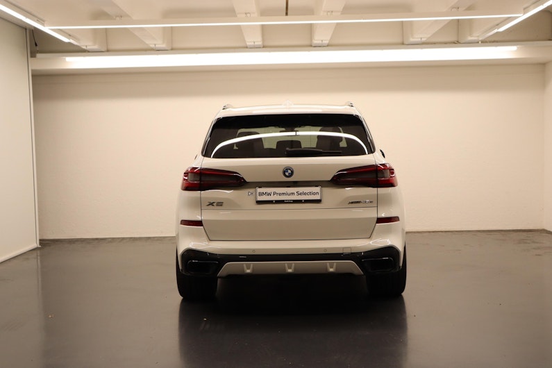 Vehicle image BMW X5