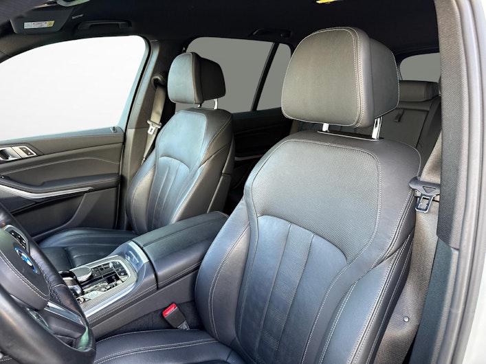 Vehicle image BMW X5