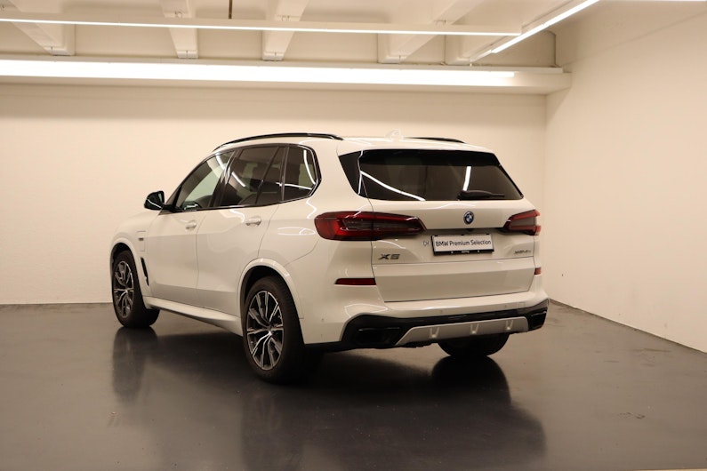 Vehicle image BMW X5