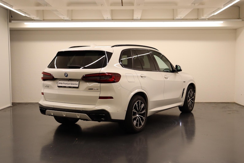 Vehicle image BMW X5
