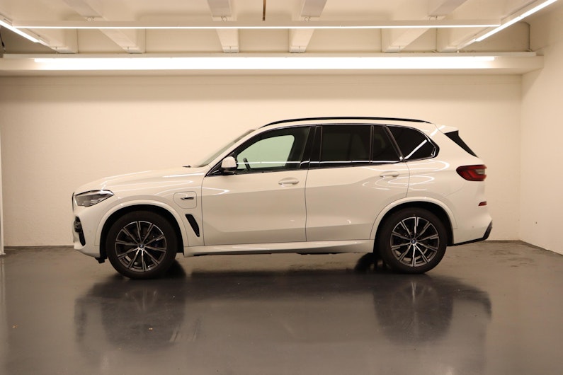 Vehicle image BMW X5