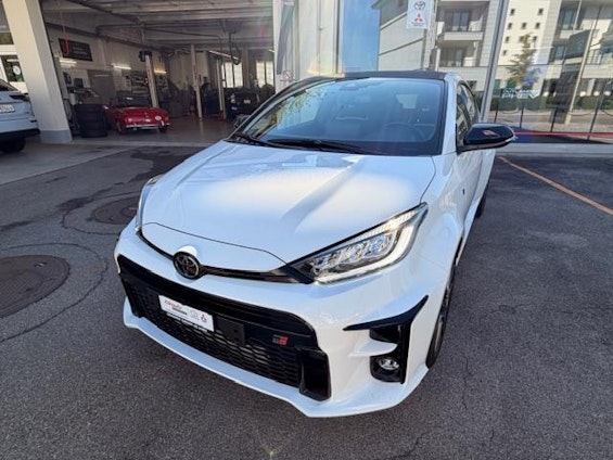 First vehicle image First vehicle image