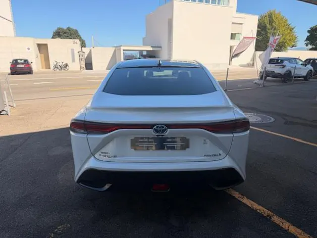 Toyota Mirai Fuel Cell Platinum