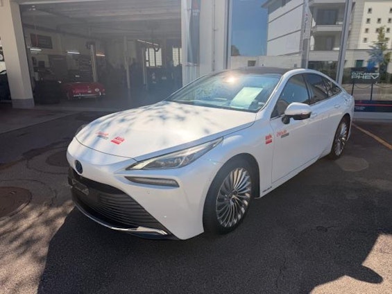 First vehicle image First vehicle image