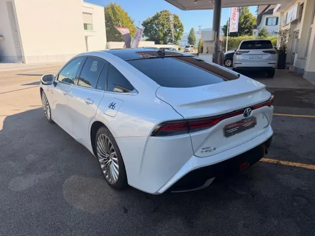 Toyota Mirai Fuel Cell Platinum