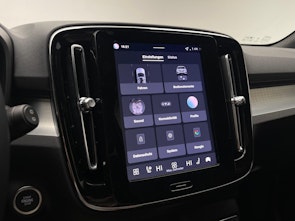 Vehicle image VOLVO XC40 2.0 B3 MH Plus Dark