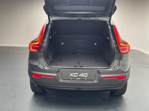 Vehicle image VOLVO XC40 2.0 B3 MH Plus Dark