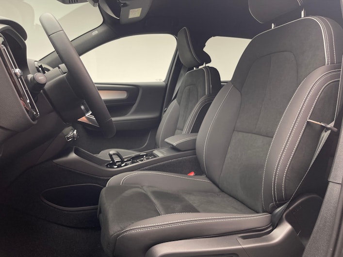 Vehicle image VOLVO XC40