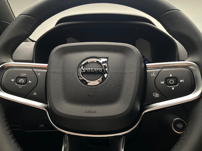 Vehicle image VOLVO XC40