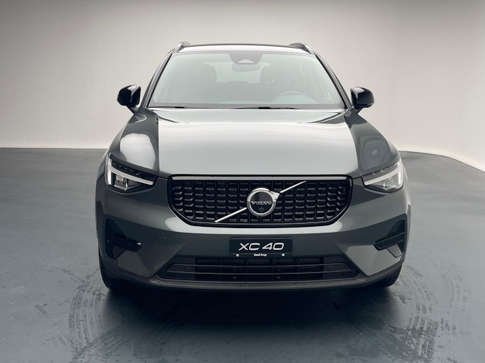 Vehicle image VOLVO XC40
