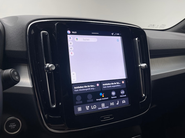 Vehicle image VOLVO XC40