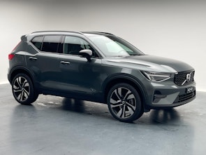 Vehicle image VOLVO XC40 2.0 B3 MH Plus Dark