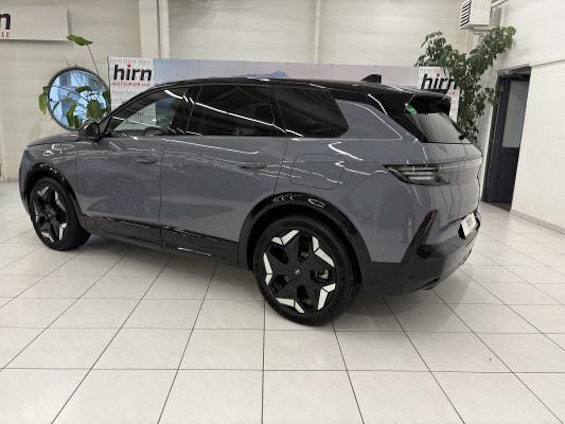 Vehicle image 2 Vehicle image 2