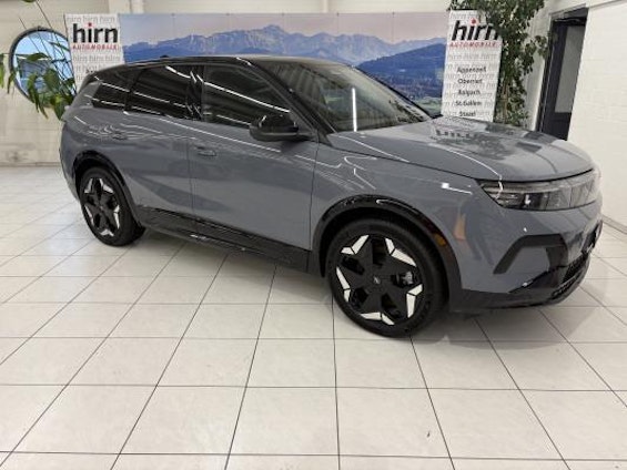 First vehicle image First vehicle image