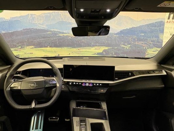 Vehicle image 5 Vehicle image 5