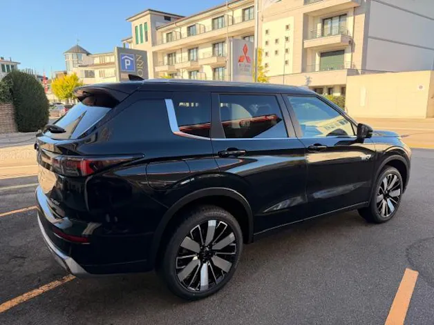 Mitsubishi Outlander 2.4 PHEV Intense 4x4