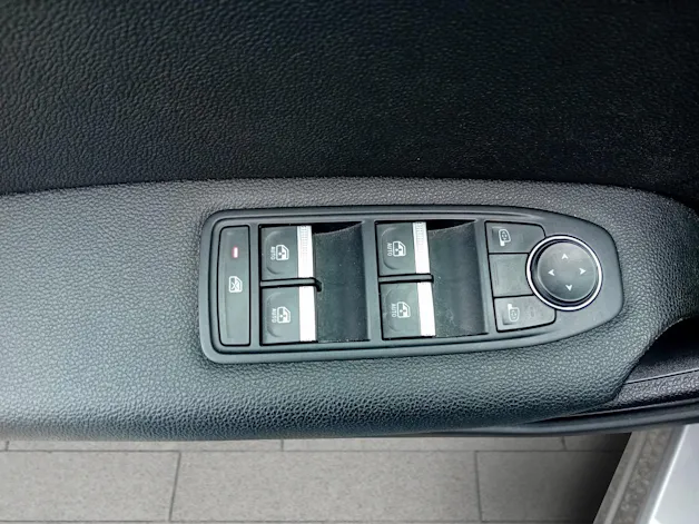 Renault Captur 1.6 E-Tech techno