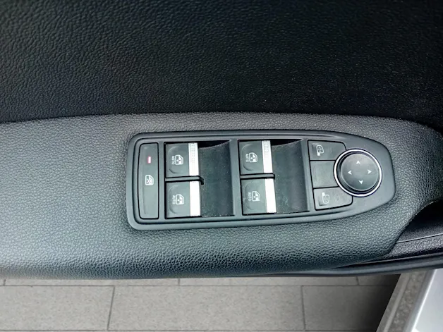 Renault Captur 1.6 E-Tech techno