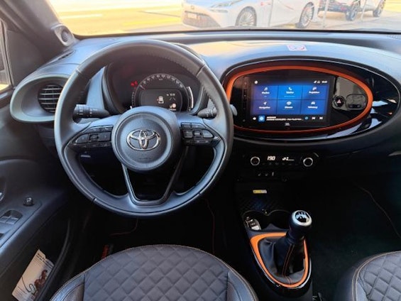 Vehicle image 21 Vehicle image 21