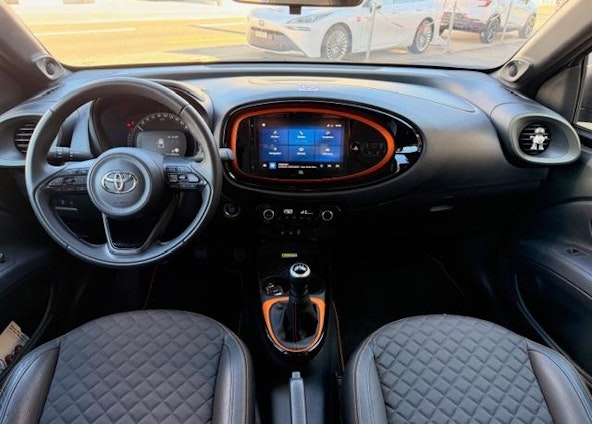 Vehicle image 8 Vehicle image 8