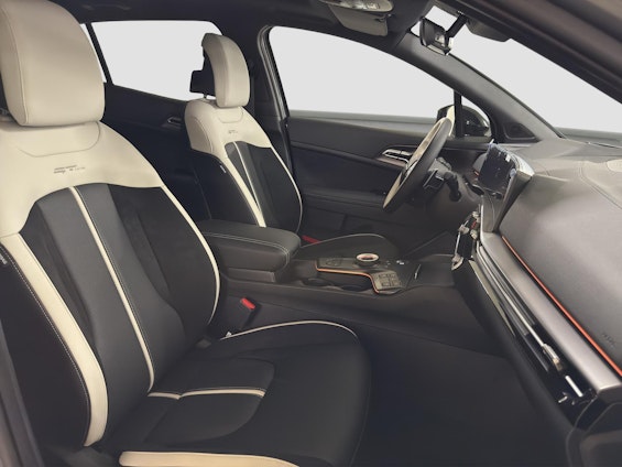 Vehicle image 9 Vehicle image 9