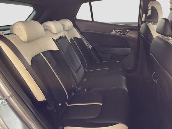 Vehicle image 11 Vehicle image 11