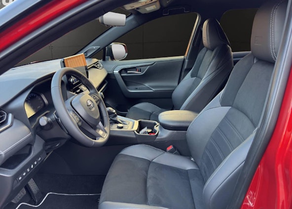 Vehicle image 4 Vehicle image 4