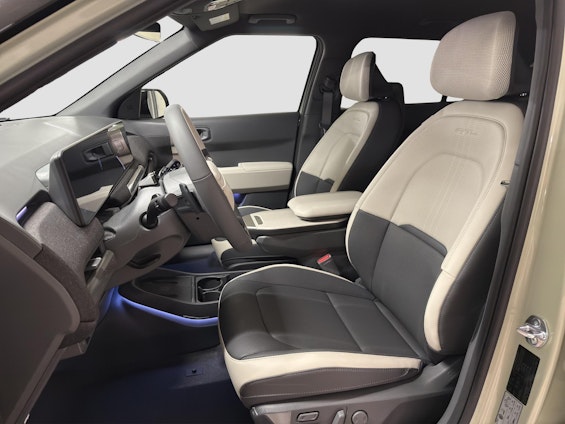 Vehicle image 8 Vehicle image 8