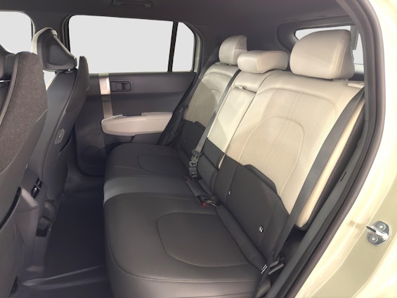 Vehicle image 10 Vehicle image 10