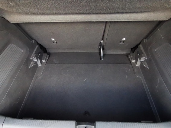 Vehicle image 8 Vehicle image 8