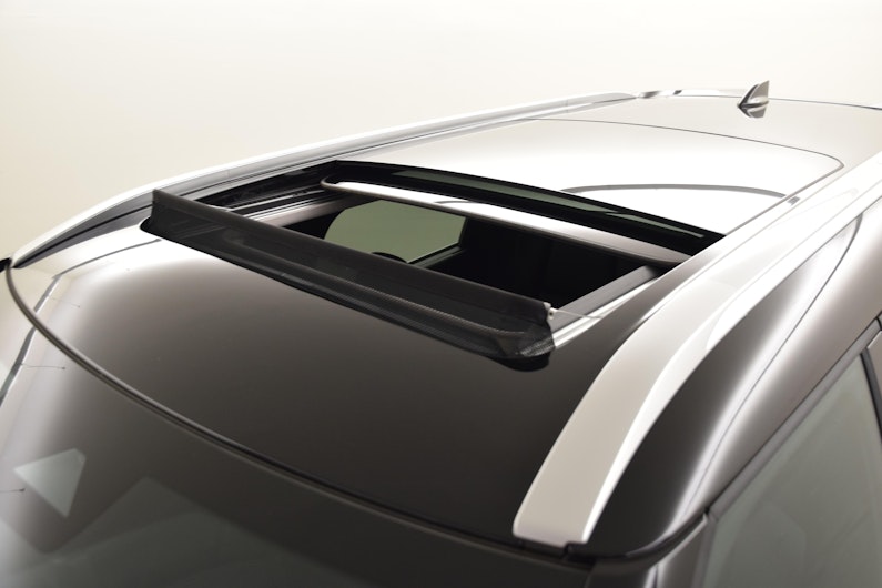 Vehicle image MITSUBISHI OUTLANDER