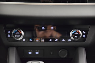 Vehicle image MITSUBISHI Outlander 2.4 PHEV Instyle 4x4