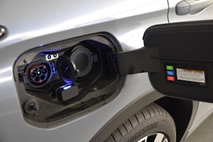 Vehicle image MITSUBISHI Outlander 2.4 PHEV Instyle 4x4