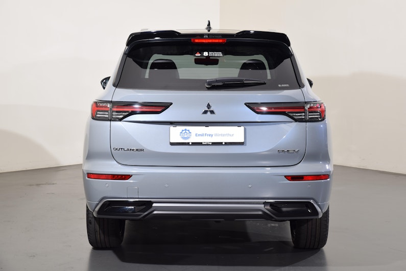 Vehicle image MITSUBISHI OUTLANDER