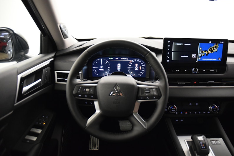 Vehicle image MITSUBISHI OUTLANDER