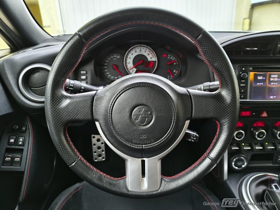 Vehicle image 8 Vehicle image 8