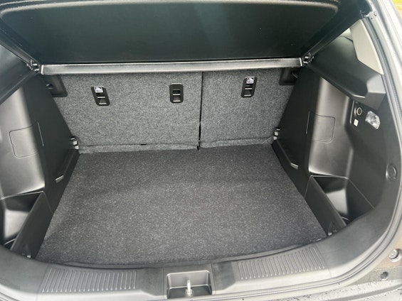 Vehicle image 15 Vehicle image 15