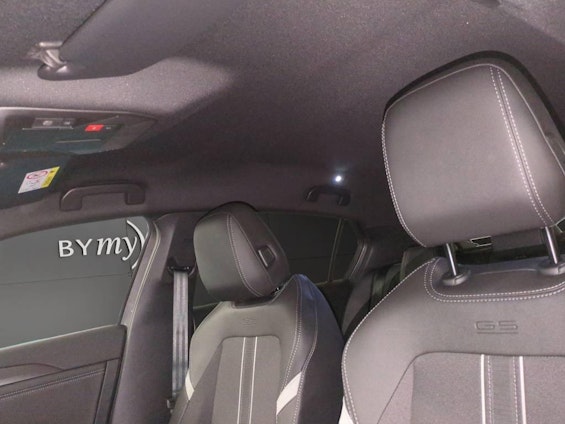 Vehicle image 8 Vehicle image 8