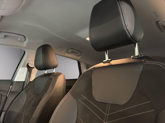 Vehicle image 8 Vehicle image 8