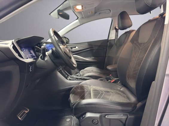 Vehicle image 6 Vehicle image 6