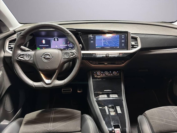 Vehicle image 4 Vehicle image 4