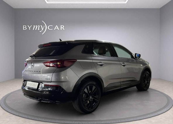 Vehicle image 3 Vehicle image 3