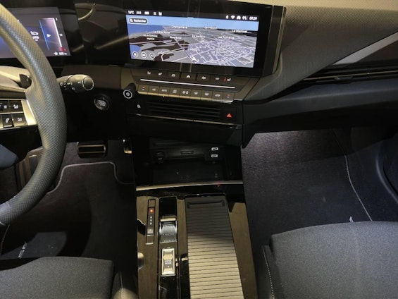 Vehicle image 5 Vehicle image 5